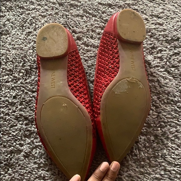 Red flat - Picture 2 of 3